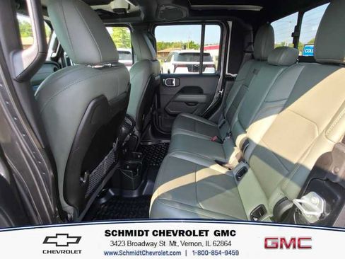 Used 2024 Jeep Gladiator Mojave AWD/4WD image 10
