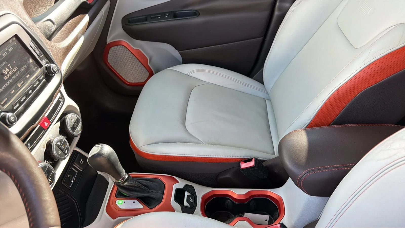 Used 2017 Jeep Renegade Limited FWD image 17