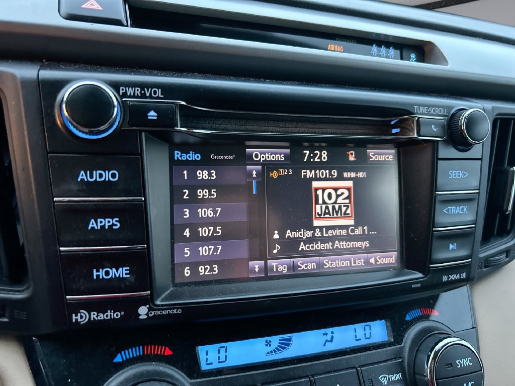Used 2018 Toyota RAV4 XLE FWD image 22