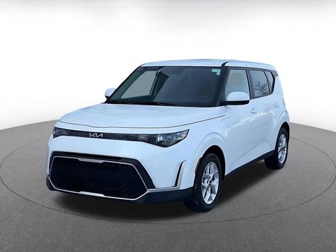 Used 2025 Kia Soul LX w/ LX Technology Package image 3