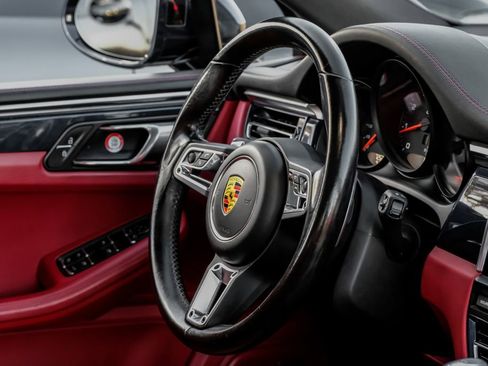 Used 2021 Porsche Macan GTS image 11