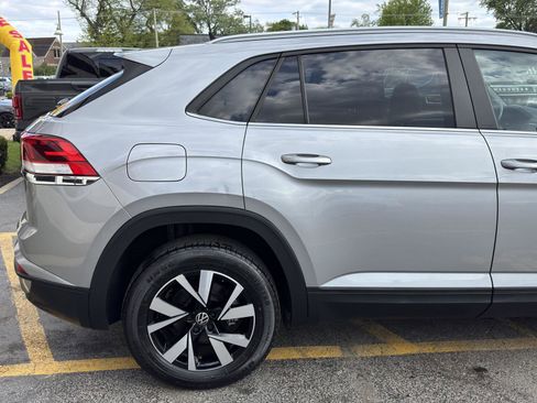 Used 2021 Volkswagen Atlas Cross Sport SE FWD image 11