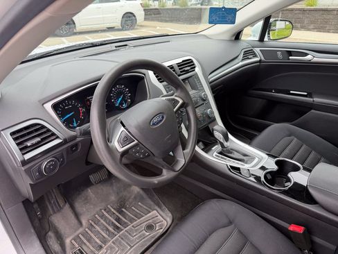 Used 2015 Ford Fusion SE FWD image 8