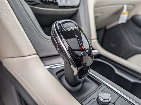 New 2025 Cadillac XT5 Premium Luxury image 32