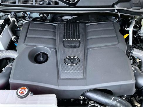 Certified 2026 Toyota Tundra Limited AWD/4WD image 33