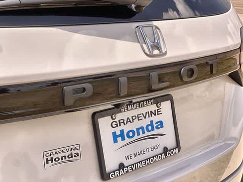 Used 2024 Honda Pilot EX-L image 8