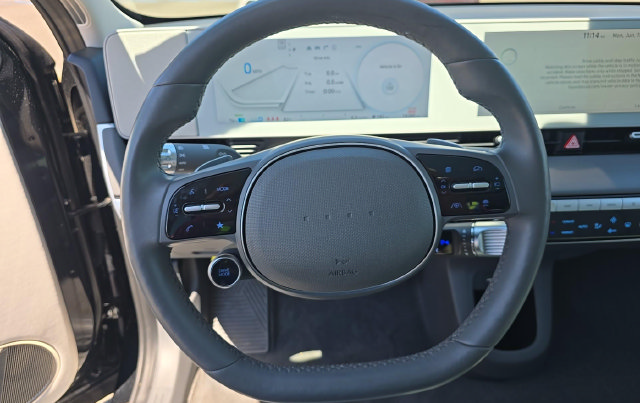 Used 2023 Hyundai Ioniq 5 Limited w/ Cargo Package AWD/4WD image 8