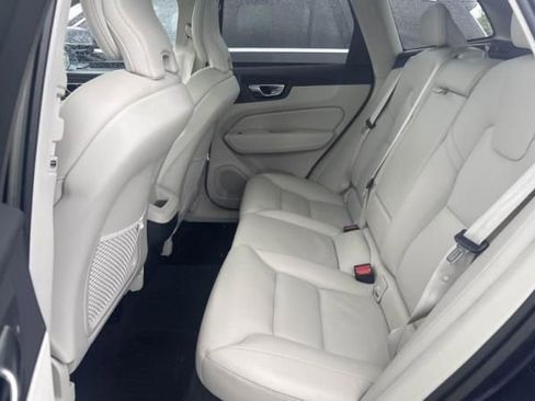 Used 2023 Volvo XC60 B5 Plus w/ Climate Package AWD/4WD image 9