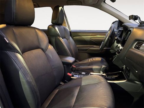 Used 2020 Mitsubishi Outlander SEL image 15