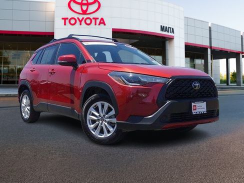 Certified 2022 Toyota Corolla Cross LE AWD/4WD image 1