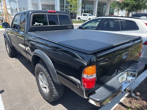 Used 2004 Toyota Tacoma PreRunner image 4