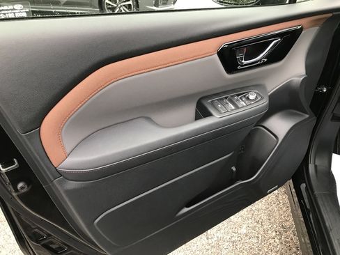 Used 2025 Subaru Forester Sport w/ Protection Package (1PH) image 14