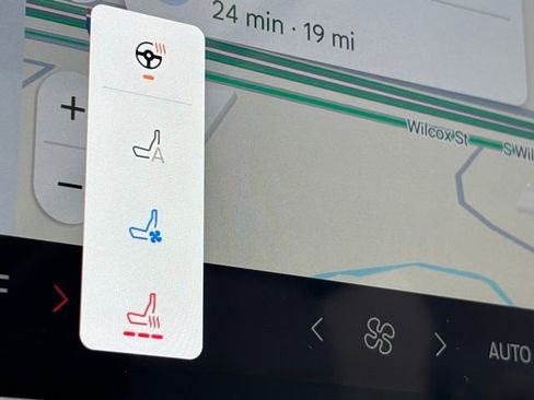 Certified 2025 Ford Explorer Platinum w/ Ultimate Package image 38