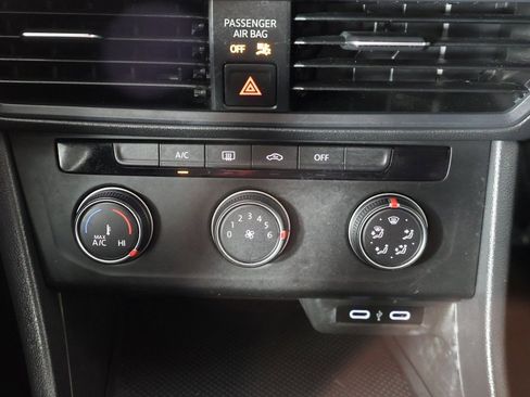 Used 2020 Volkswagen Jetta S w/ Driver Assistance Package image 40