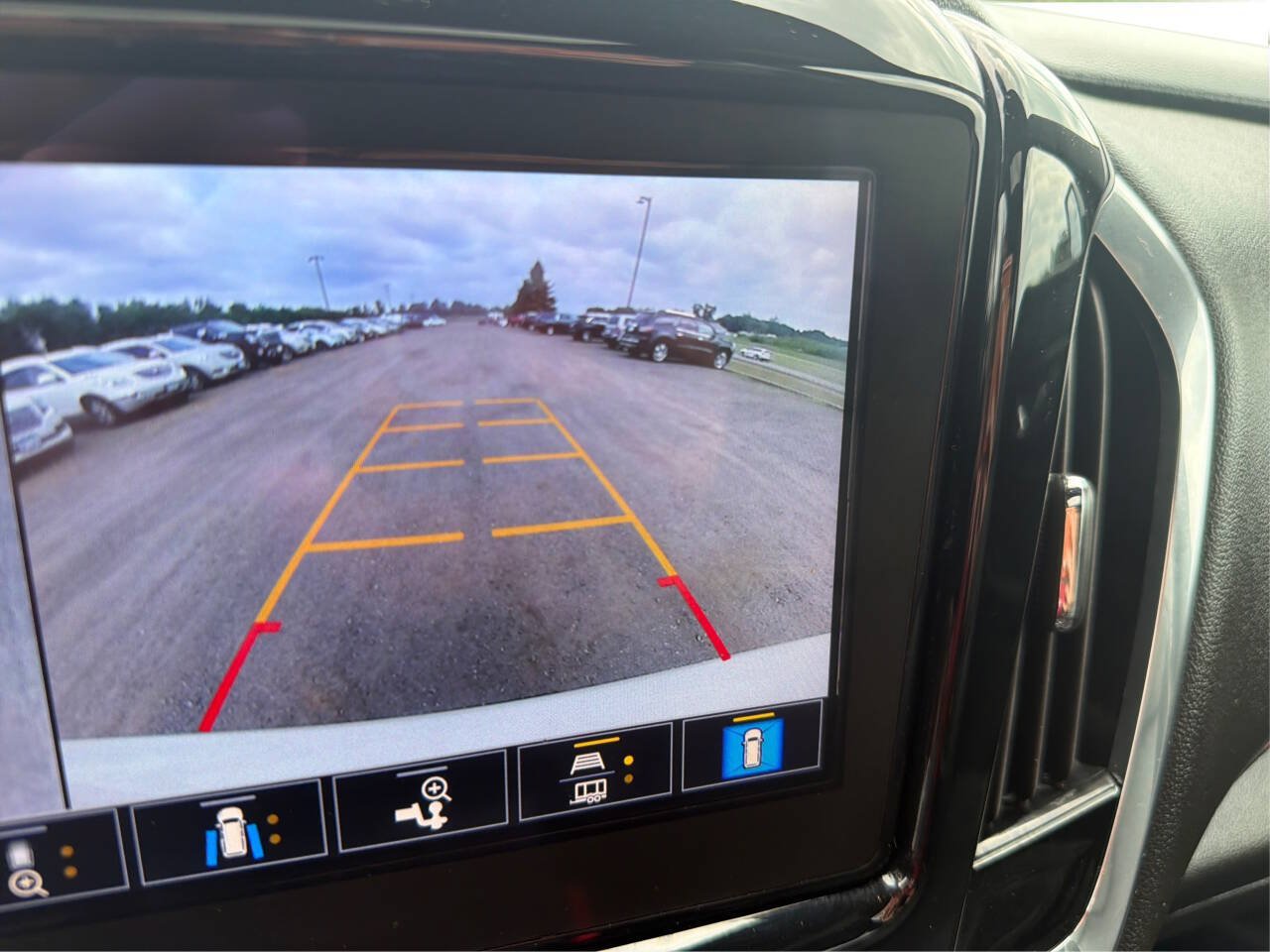 Used 2023 Chevrolet Traverse RS w/ LPO, Floor Liner Package AWD/4WD image 27