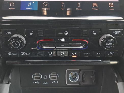 Certified 2023 Jeep Grand Cherokee L Limited w/ Trailer Tow Group (B) image 25