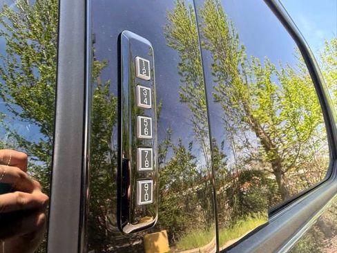 Used 2019 Ford F150 XLT w/ Equipment Group 302A Luxury AWD/4WD image 10
