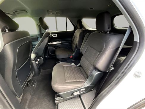 Used 2020 Ford Explorer XLT AWD/4WD image 22