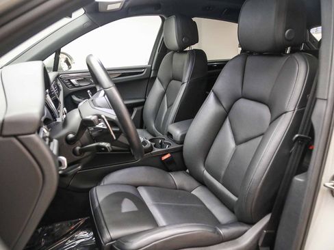 Certified 2026 Porsche Macan AWD/4WD image 10