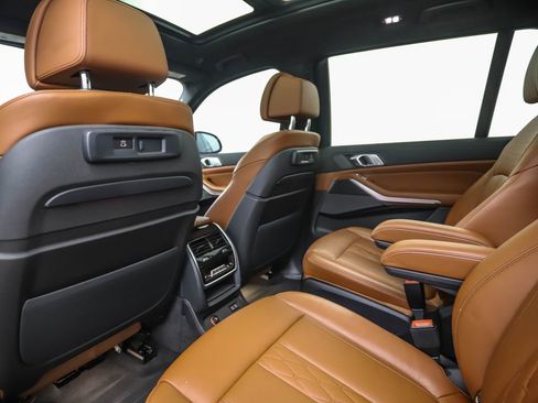 Certified 2022 BMW X7 M50i image 21