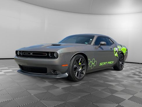 Used 2018 Dodge Challenger R/T Scat Pack RWD image 4