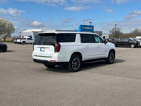 New 2026 Chevrolet Suburban LS RWD image 4