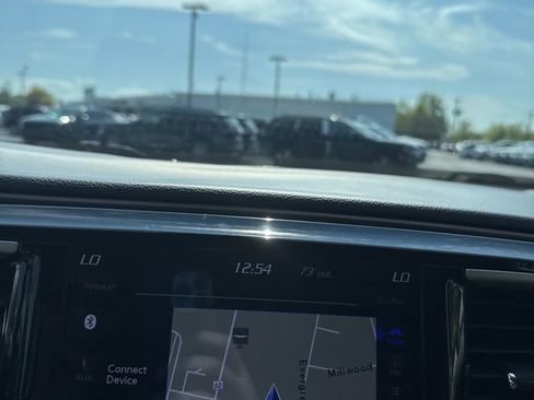 Certified 2019 Chrysler Pacifica Touring-L image 7