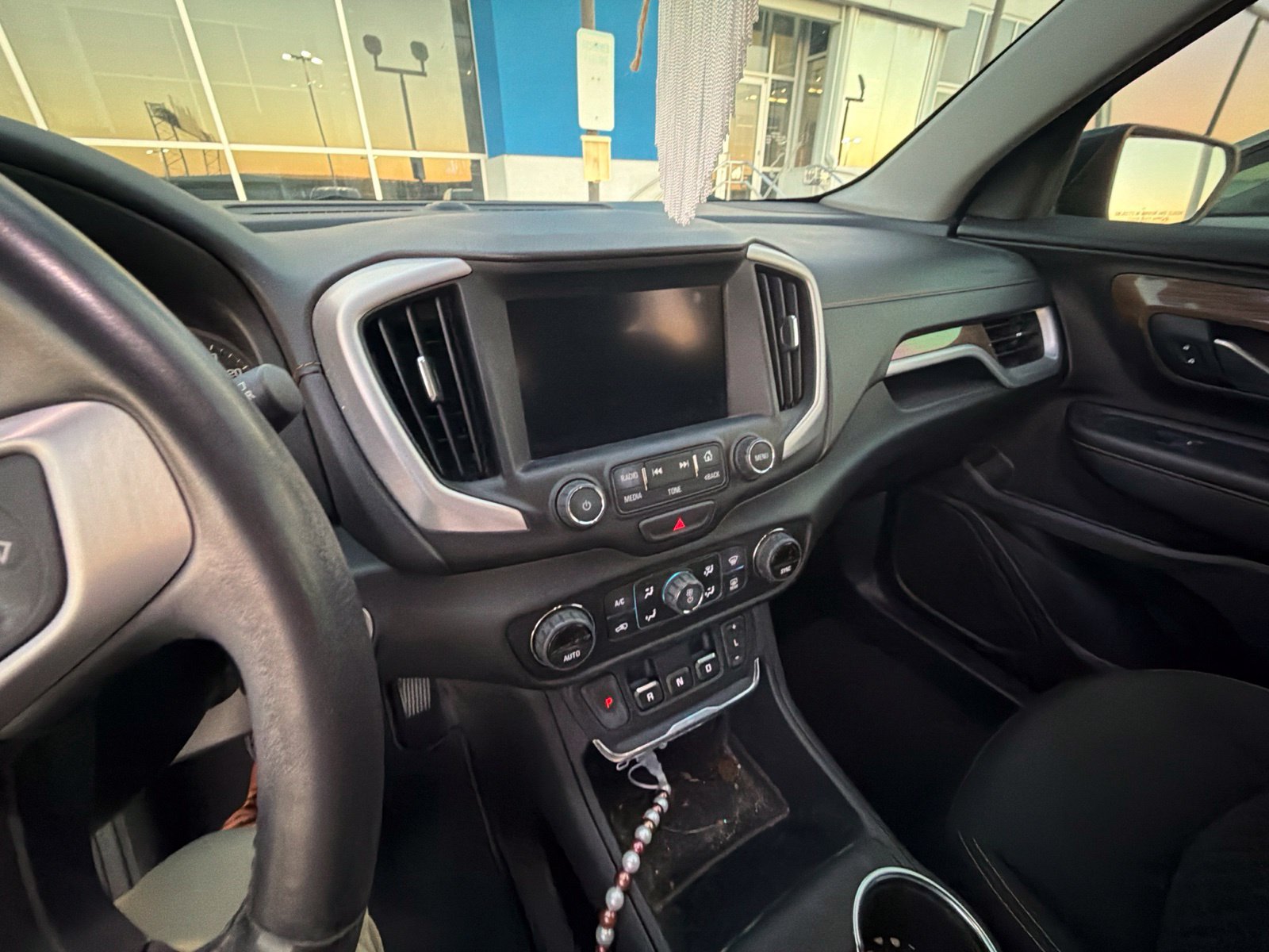 Used 2018 GMC Terrain SLE w/ Driver Convenience Package FWD image 6
