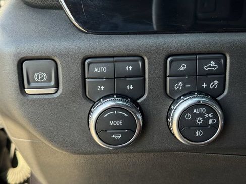 Used 2023 GMC Sierra 1500 SLT AWD/4WD image 24