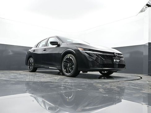 New 2026 Nissan Sentra SR w/ SR Premium Package FWD image 25