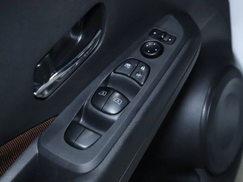 Certified 2023 Nissan Kicks SR image 17