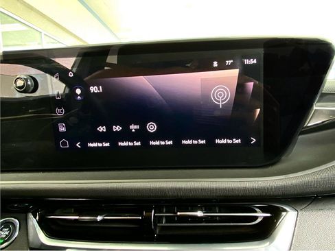 Used 2025 Buick Envista Sport Touring FWD image 31
