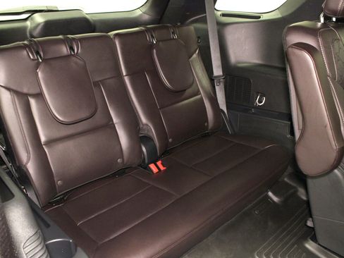 Used 2025 Ford Explorer Platinum w/ Ultimate Package AWD/4WD image 17