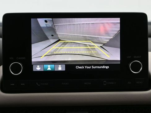 Used 2023 Honda HR-V LX image 11