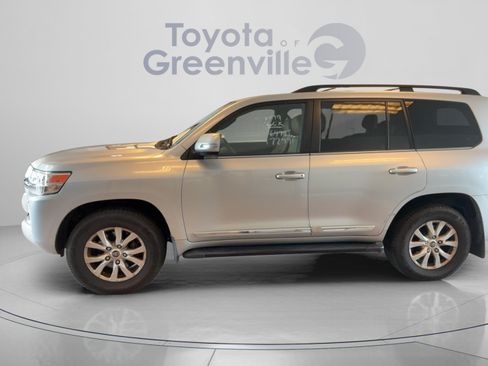 Used 2019 Toyota Land Cruiser AWD/4WD image 2