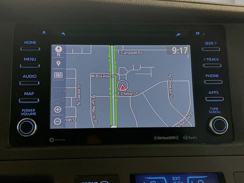 Used 2019 Toyota Sienna XLE w/ XLE Navigation Package FWD image 9