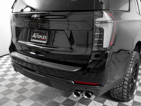 Used 2026 Chevrolet Tahoe Z71 w/ Comfort Package image 40