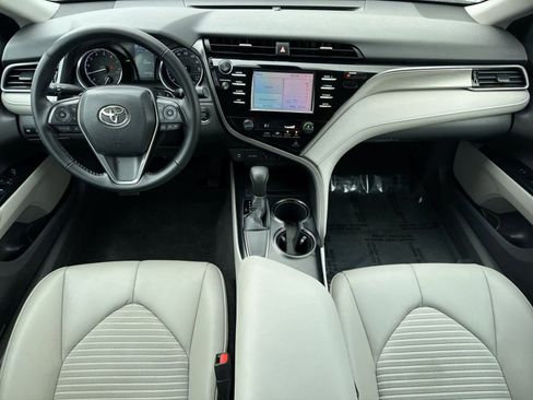 Used 2019 Toyota Camry SE image 16
