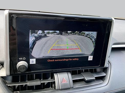 Used 2025 Toyota RAV4 XLE AWD/4WD image 26