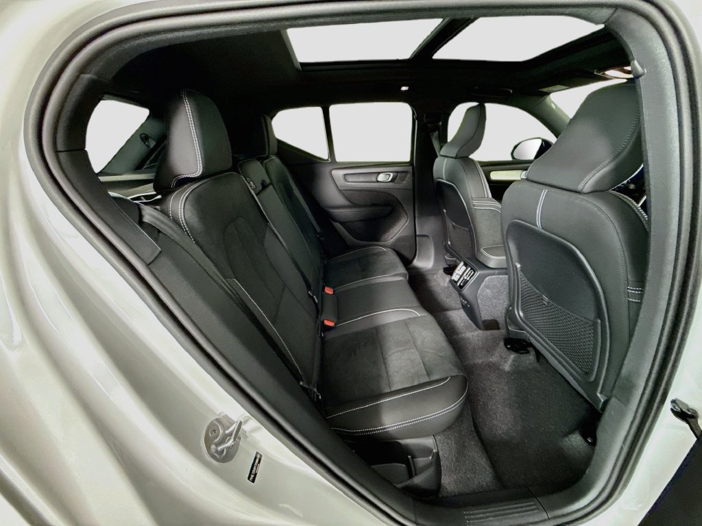 Used 2026 Volvo XC40 B5 Ultra w/ Climate Package AWD/4WD image 22