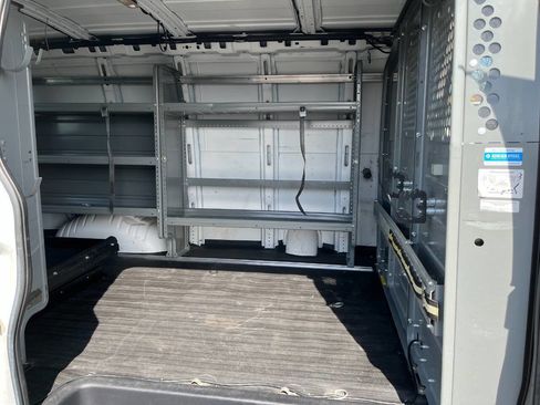 Used 2015 Chevrolet Express 2500 image 17