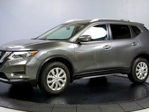 Used 2017 Nissan Rogue S w/ S Appearance Package image 3