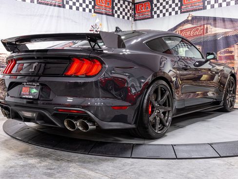 Used 2022 Ford Mustang Shelby GT500 w/ Carbon Fiber Track Pack image 8