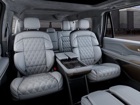 New 2027 Lincoln Navigator L Black Label w/ Black Label Special Edition AWD/4WD image 11