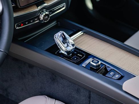 New 2026 Volvo XC60 T8 Plus w/ Protection Package Premier image 20