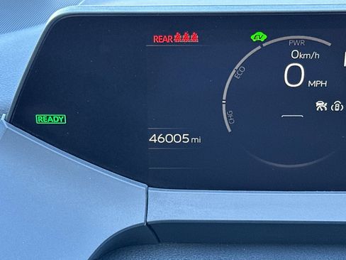 Certified 2024 Toyota Prius LE FWD image 24
