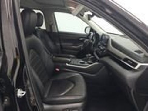 Used 2022 Toyota Highlander XLE image 14