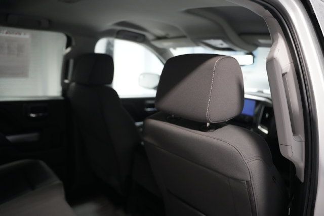 Used 2018 Chevrolet Silverado 1500 LT w/ All Star Edition AWD/4WD image 18
