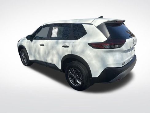 Used 2023 Nissan Rogue S AWD/4WD image 11