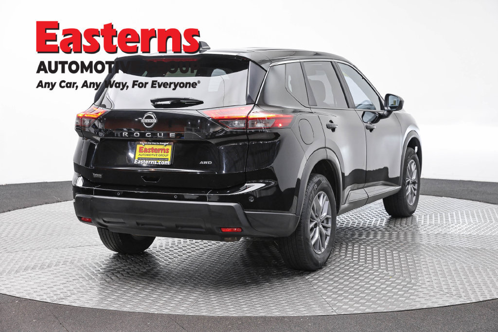 Used 2024 Nissan Rogue S AWD/4WD image 6